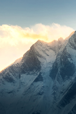 Everest in Nepal wallpaper 320x480