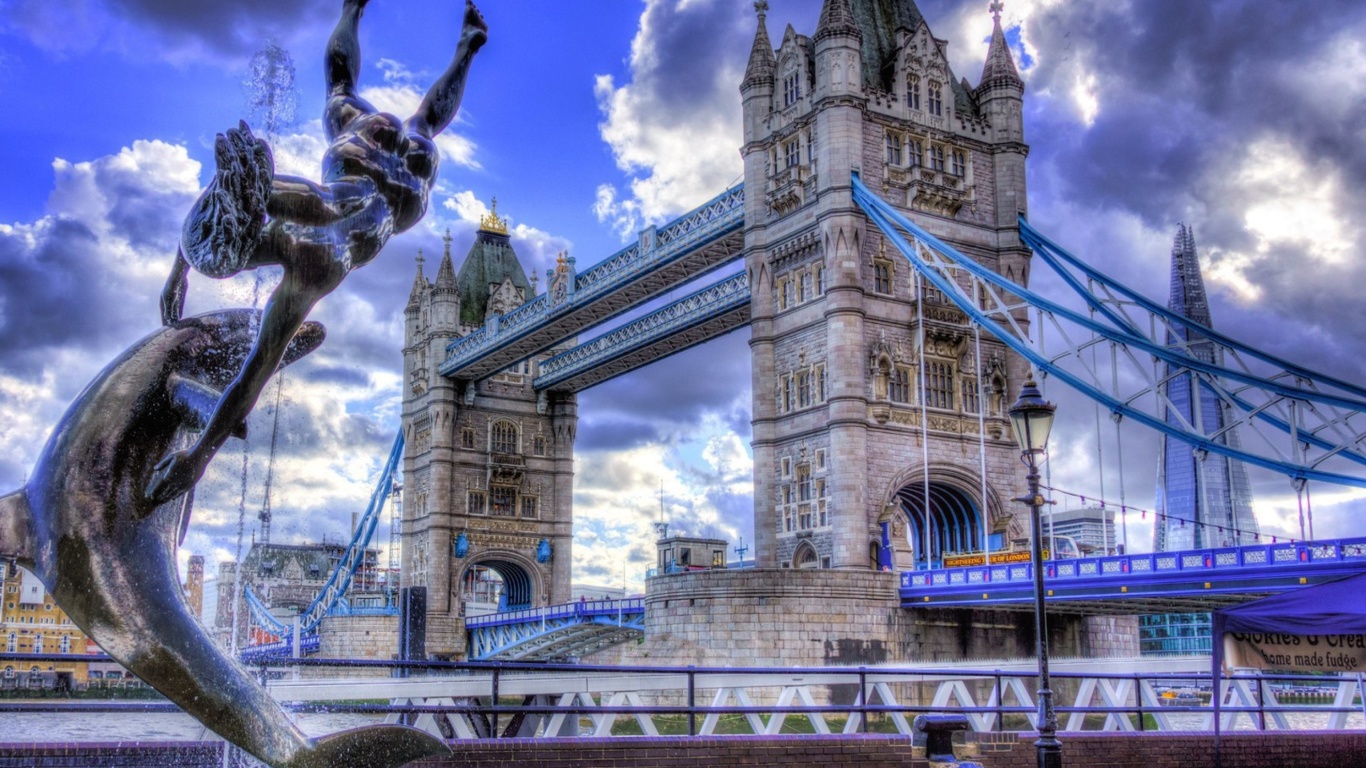 Fondo de pantalla Tower Bridge in London 1366x768