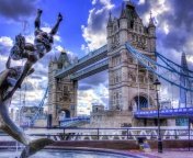 Tower Bridge in London wallpaper 176x144