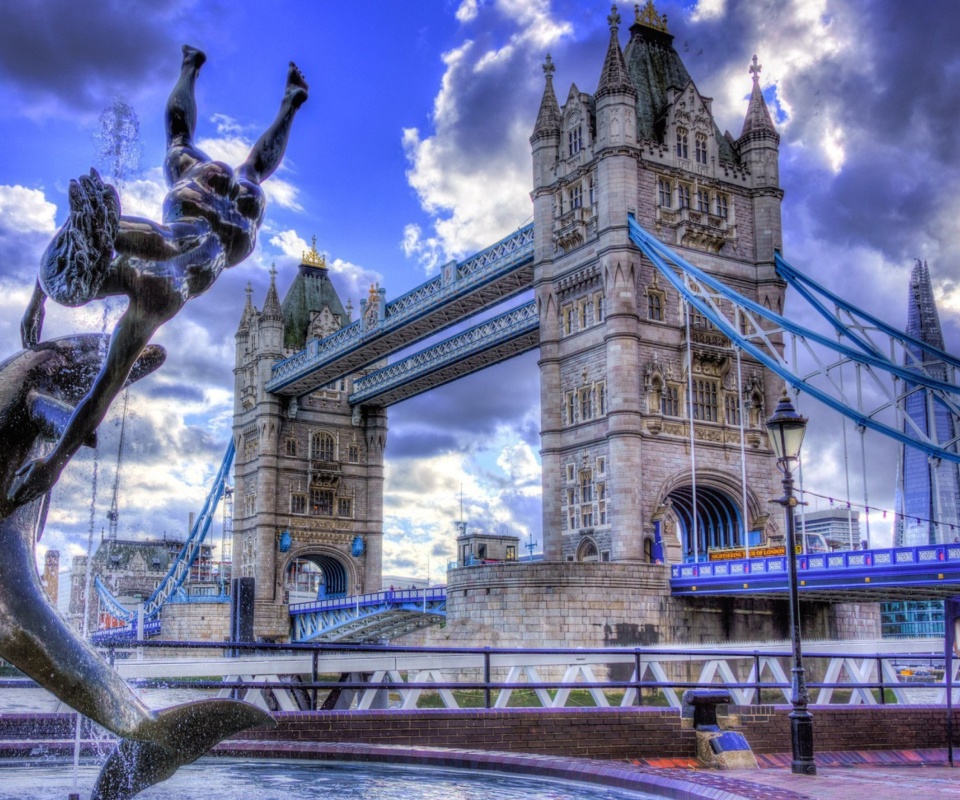 Tower Bridge in London screenshot #1 960x800