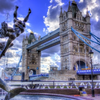 Tower Bridge in London sfondi gratuiti per iPad mini 2