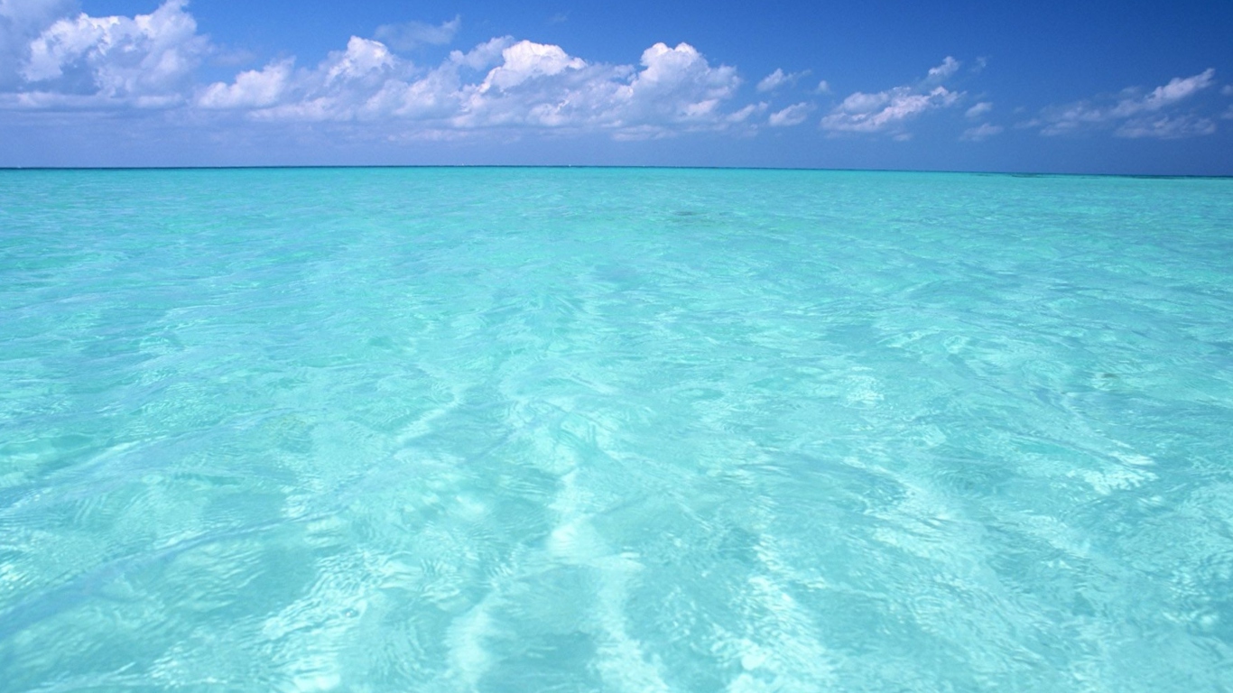 Das Teal Water And Blue Sky Wallpaper 1366x768