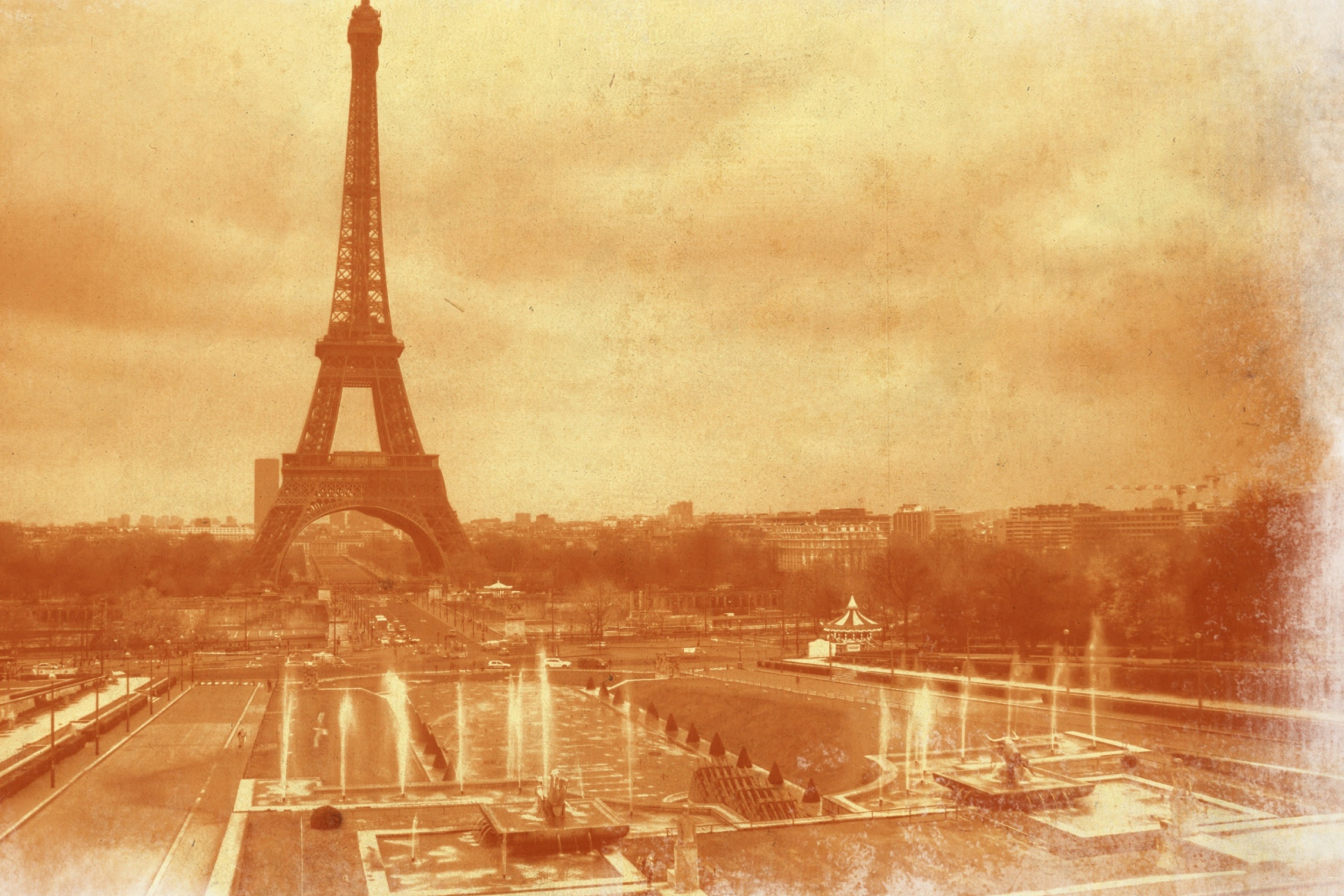 Old Photo Of Eiffel Tower screenshot #1 2880x1920