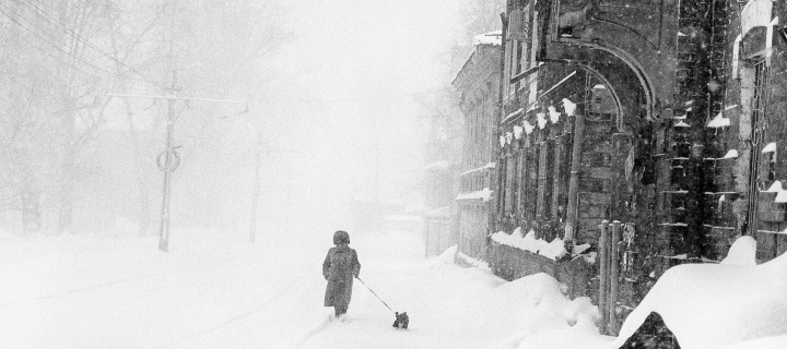 Sfondi Winter in Russia Retro Photo 720x320