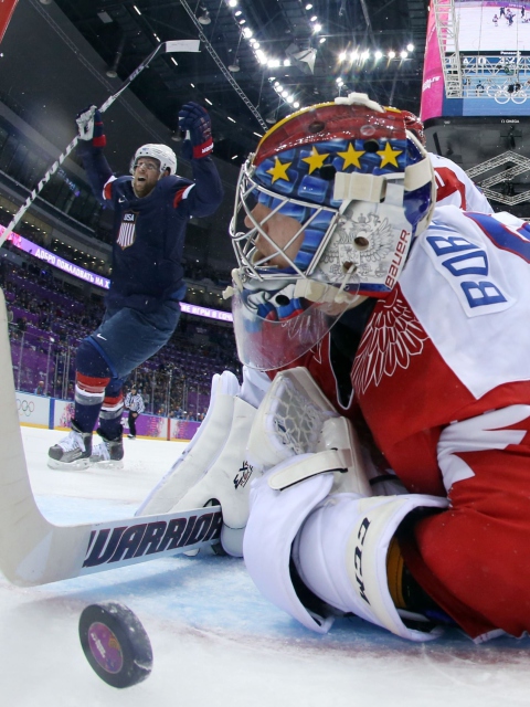 Screenshot №1 pro téma Usa Russia Hockey Olympics 480x640