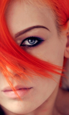 Beautiful Redhead screenshot #1 240x400