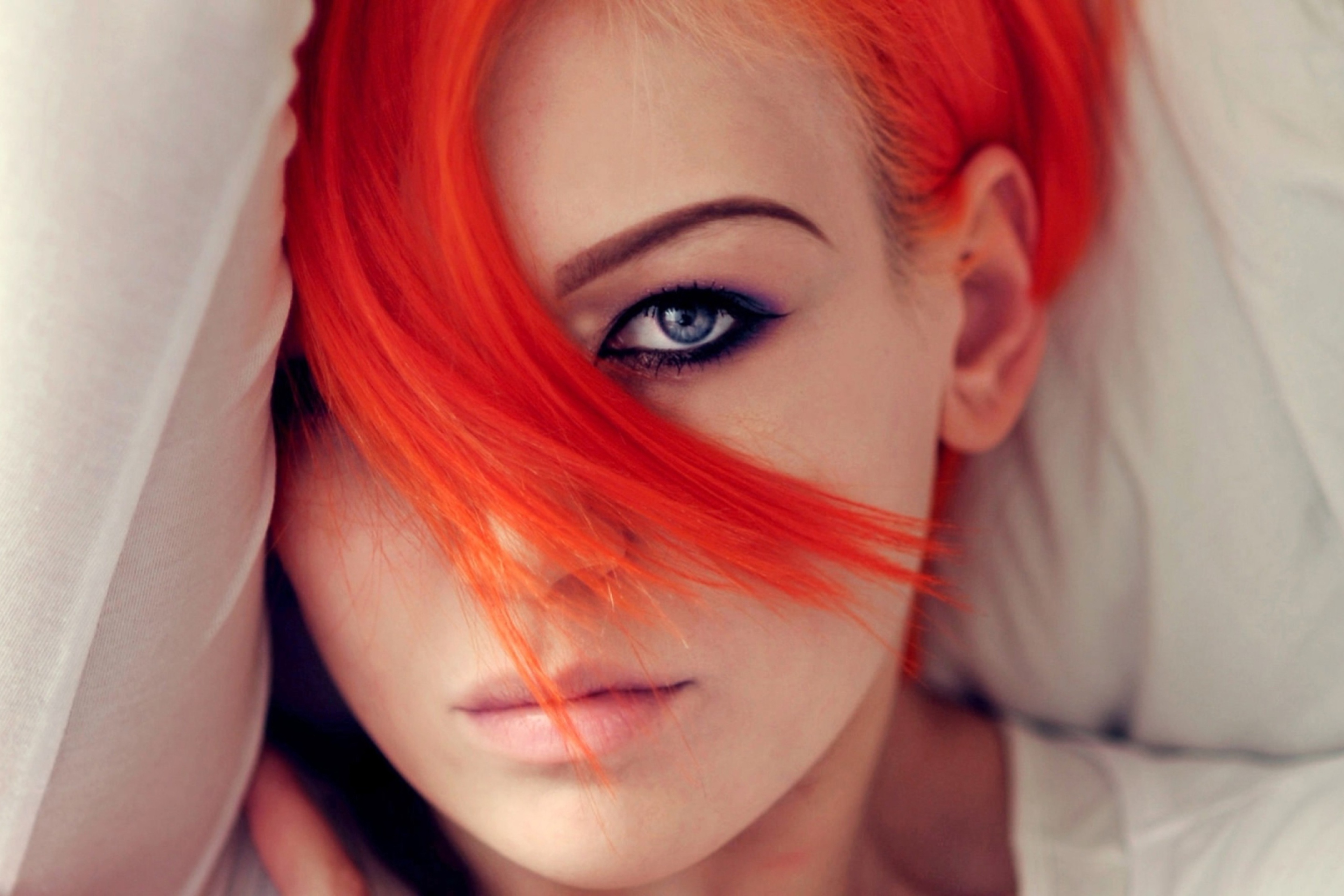 Screenshot №1 pro téma Beautiful Redhead 2880x1920