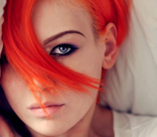 Beautiful Redhead - Obrázkek zdarma pro iPad mini 2