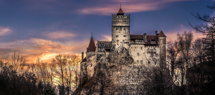 Bran Castle in Romania wallpaper 720x320
