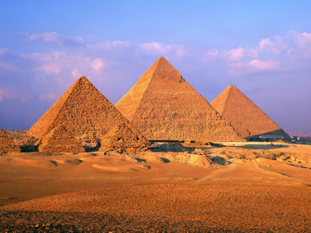 Обои The Great Pyramid 640x480