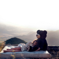 Screenshot №1 pro téma Girl Hugging A Big Teddy Bear 208x208