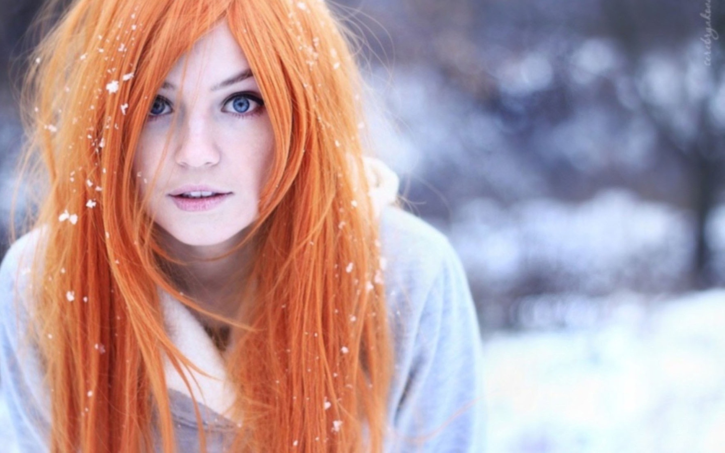 Screenshot №1 pro téma Summer Ginger Hair Girl And Snowflakes 1440x900