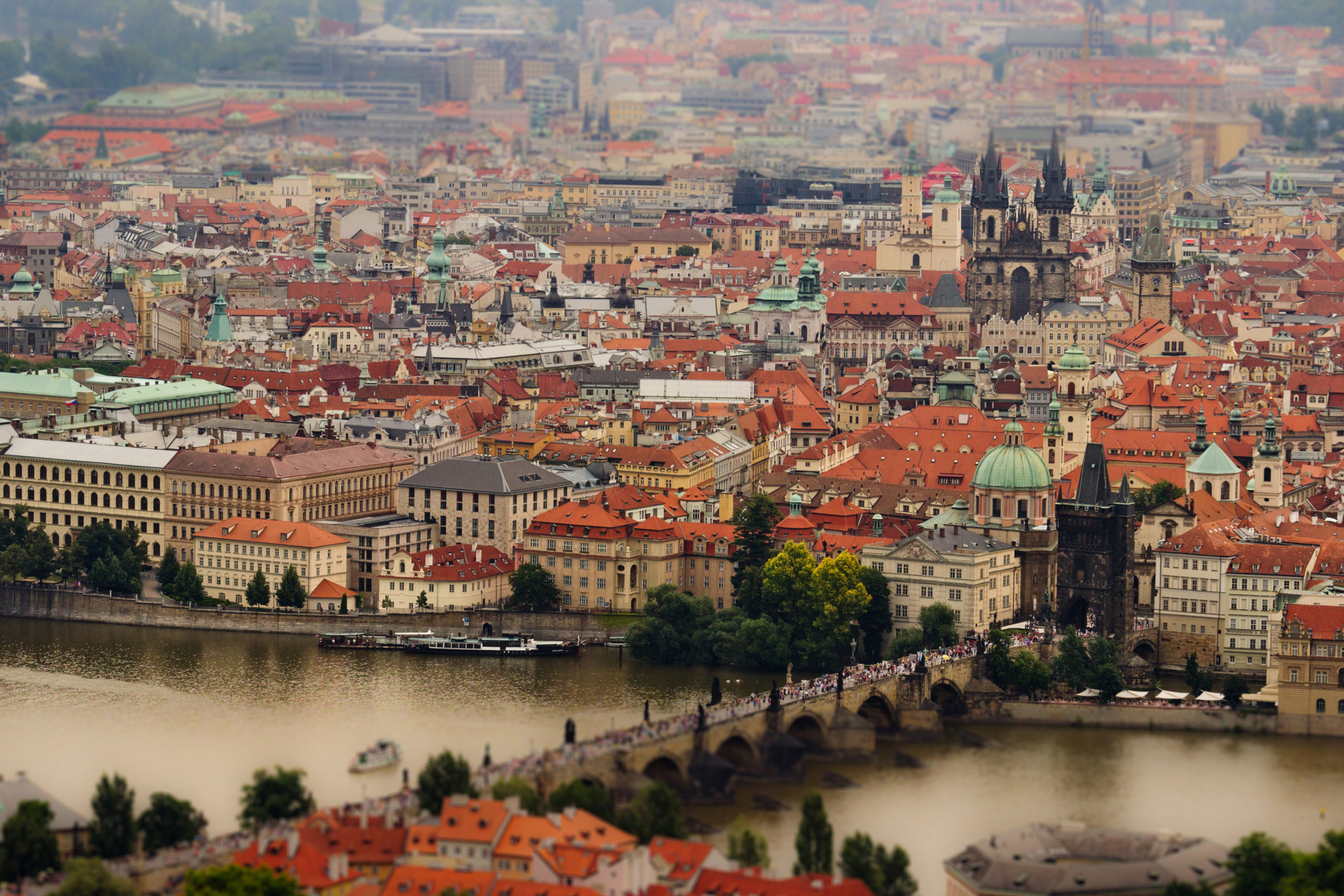 Das Prague, Czech Republic, Vltava River Wallpaper 2880x1920