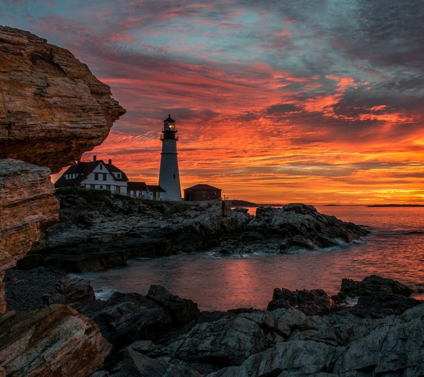 Fondo de pantalla Sunset and lighthouse 1440x1280