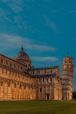 Pisa Cathedral and Leaning Tower wallpaper 320x480