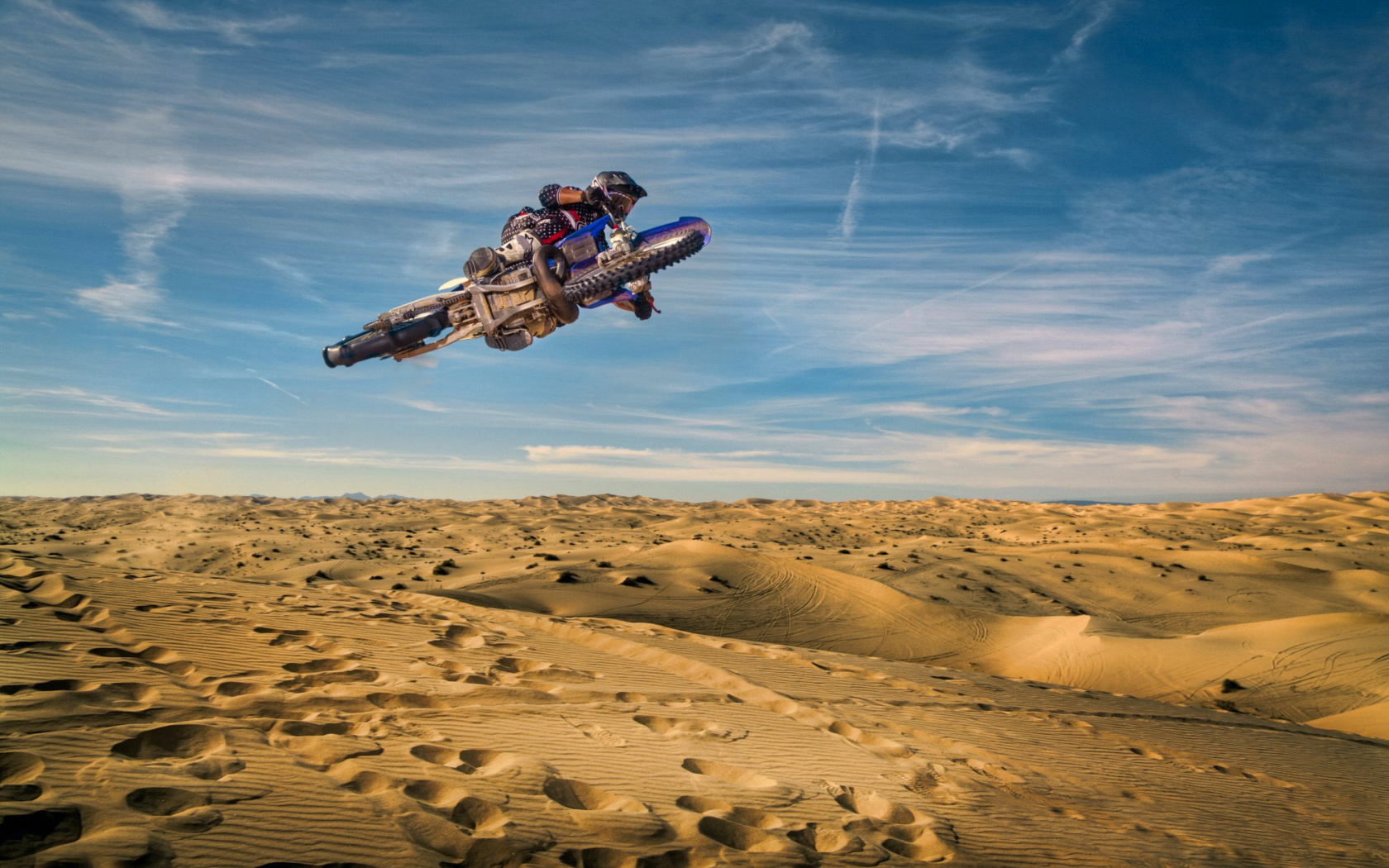 Motocross in Desert wallpaper 1680x1050