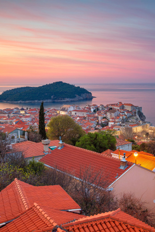 Das Adriatic Sea and Dubrovnik Wallpaper 320x480