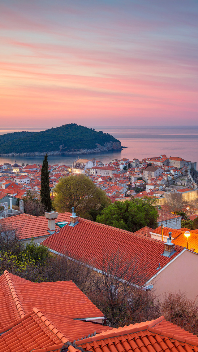 Adriatic Sea and Dubrovnik wallpaper 640x1136