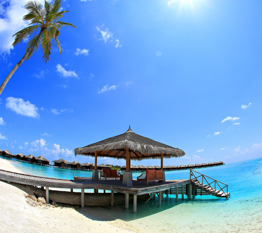 Fondo de pantalla Luxury Bungalows in Maldives Resort 1080x960