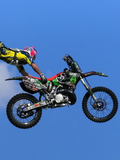 Screenshot №1 pro téma Motorcyclist Ride Jump 240x320