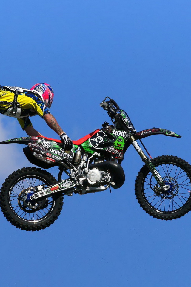 Screenshot №1 pro téma Motorcyclist Ride Jump 640x960