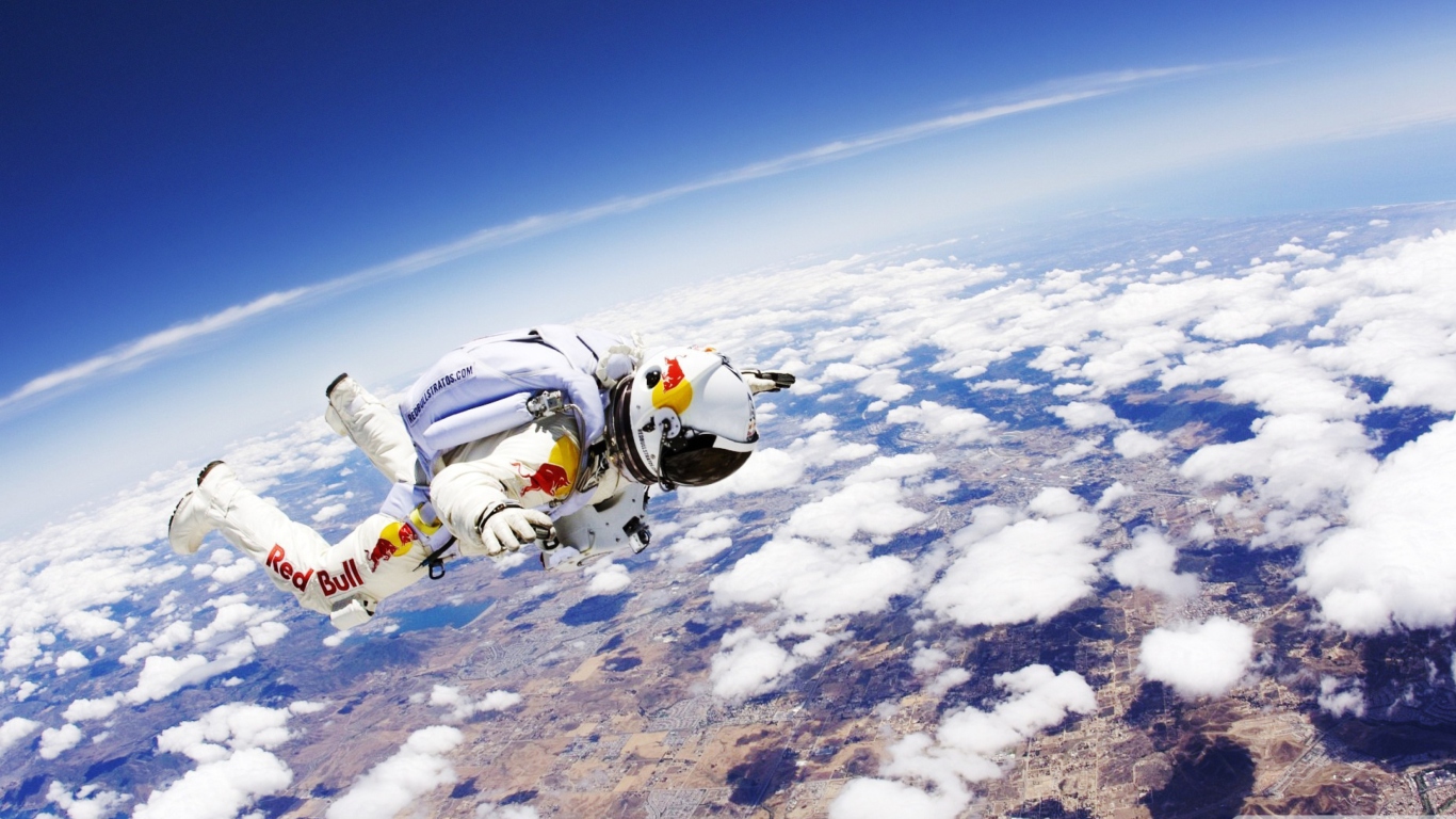 Screenshot №1 pro téma Red Bull Skydiver 1366x768