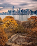 Fondo de pantalla Manhattan Autumn 128x160