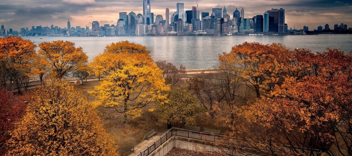 Fondo de pantalla Manhattan Autumn 720x320
