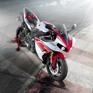 Kostenloses Yamaha R1 Wallpaper für 2048x2048