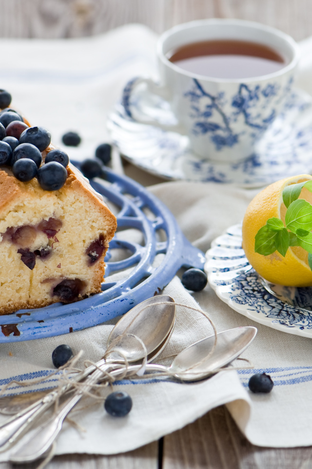 Das Blueberry Cake Wallpaper 640x960