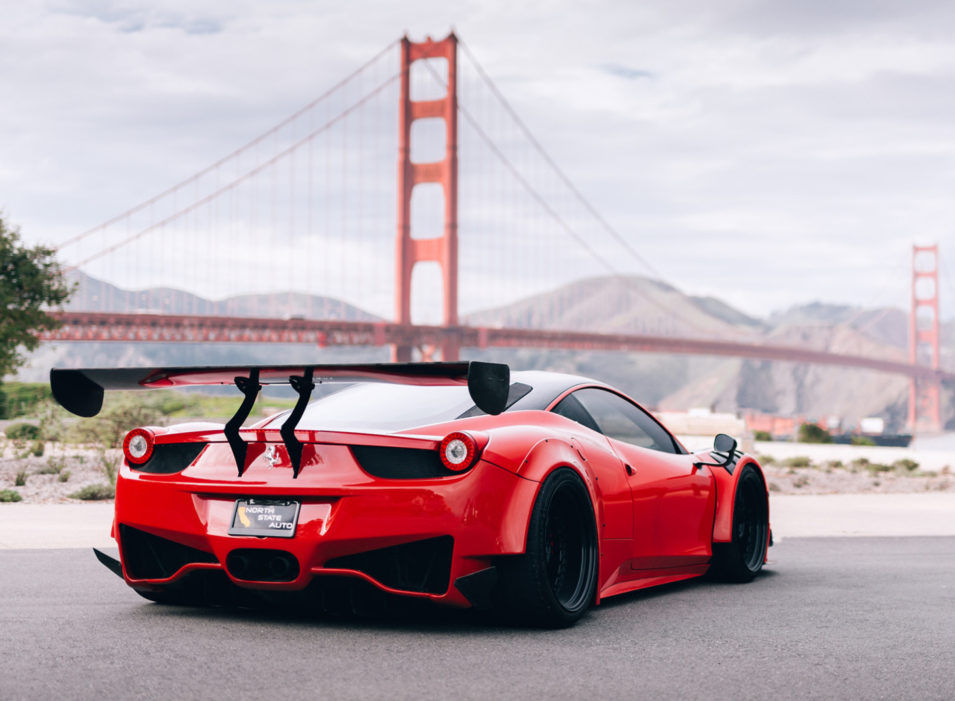 Ferrari 458 Italia near Golden Gate Bridge wallpaper 1920x1408