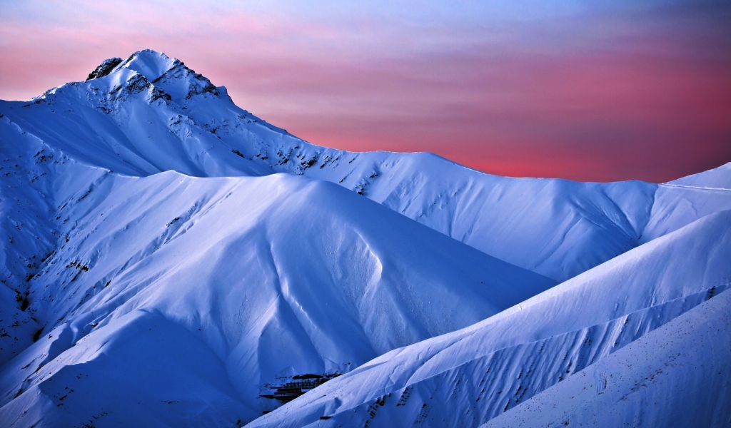 Snowy Mountains And Purple Horizon wallpaper 1024x600