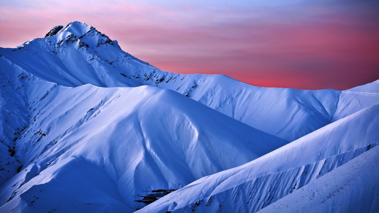 Das Snowy Mountains And Purple Horizon Wallpaper 1280x720