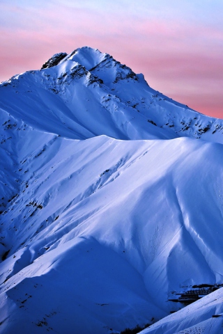 Das Snowy Mountains And Purple Horizon Wallpaper 320x480