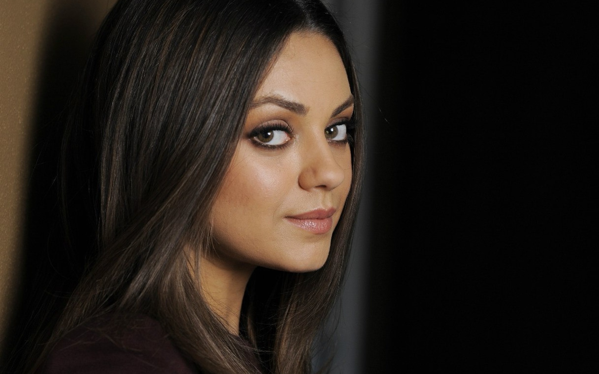 Mila Kunis Magazine Foto screenshot #1 1920x1200