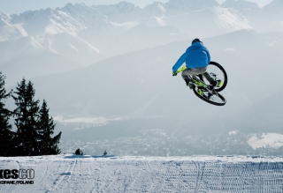 Bike Winter Freeride - Obrázkek zdarma pro Samsung Galaxy Tab 10.1
