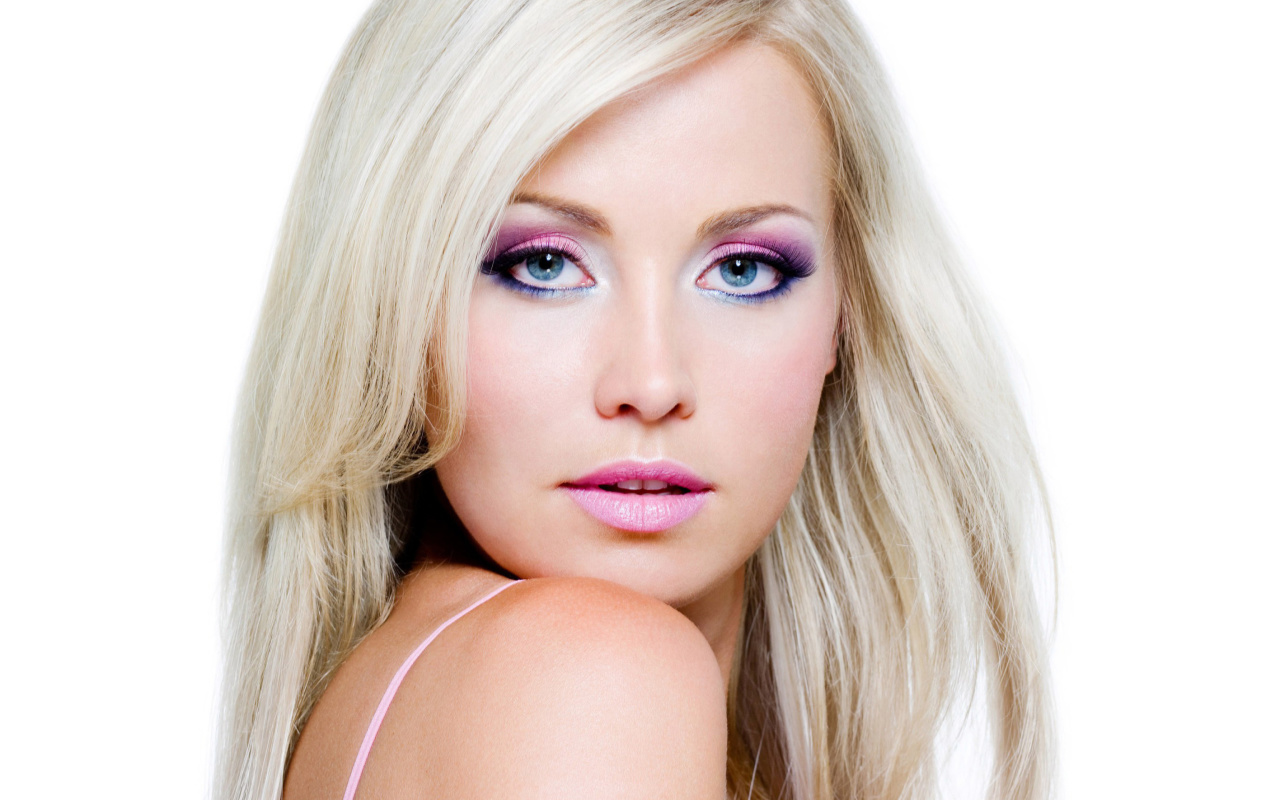 Fondo de pantalla Blonde with Perfect Makeup 1280x800