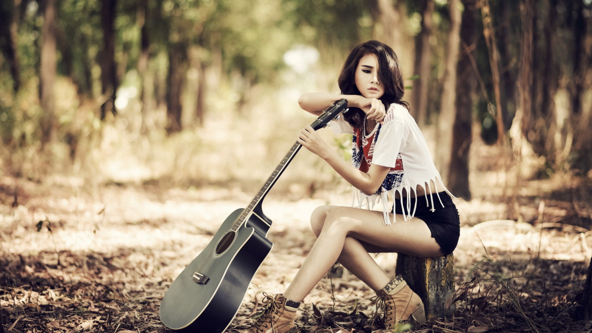 Sfondi Pretty Brunette Model With Guitar At Meadow 1920x1080