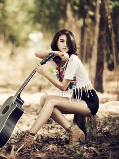 Das Pretty Brunette Model With Guitar At Meadow Wallpaper 240x320