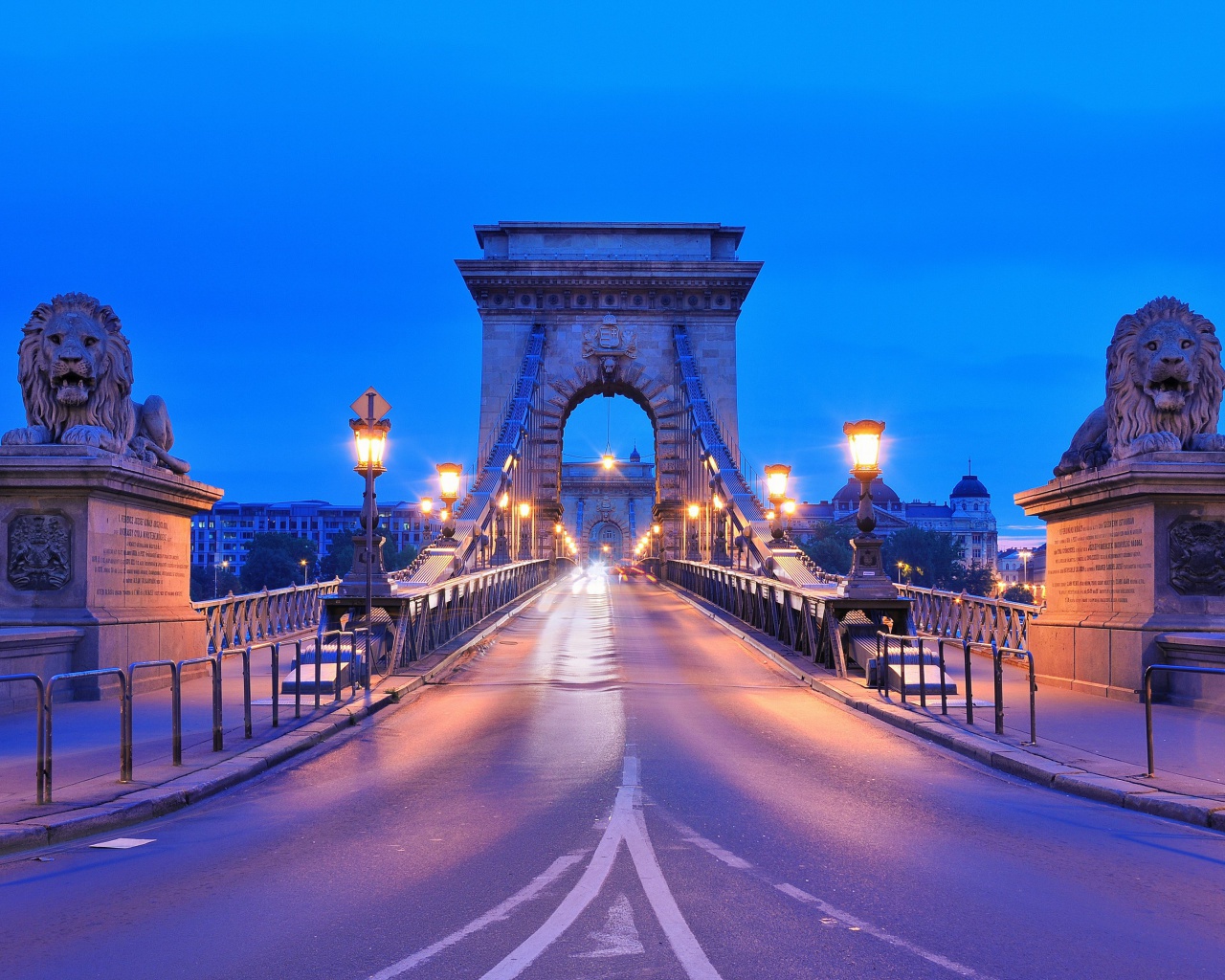 Обои Budapest - Chain Bridge 1280x1024