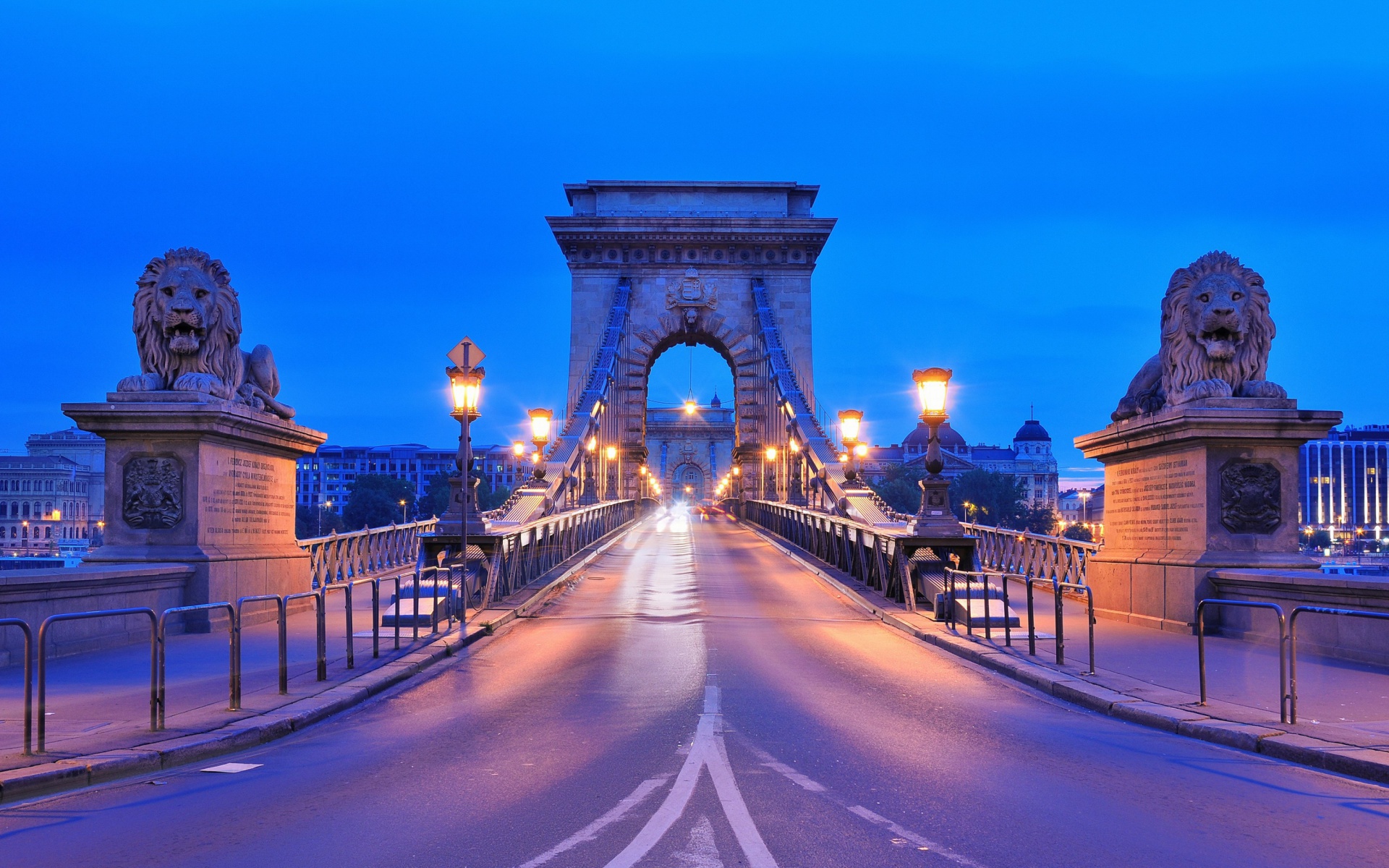 Fondo de pantalla Budapest - Chain Bridge 1920x1200