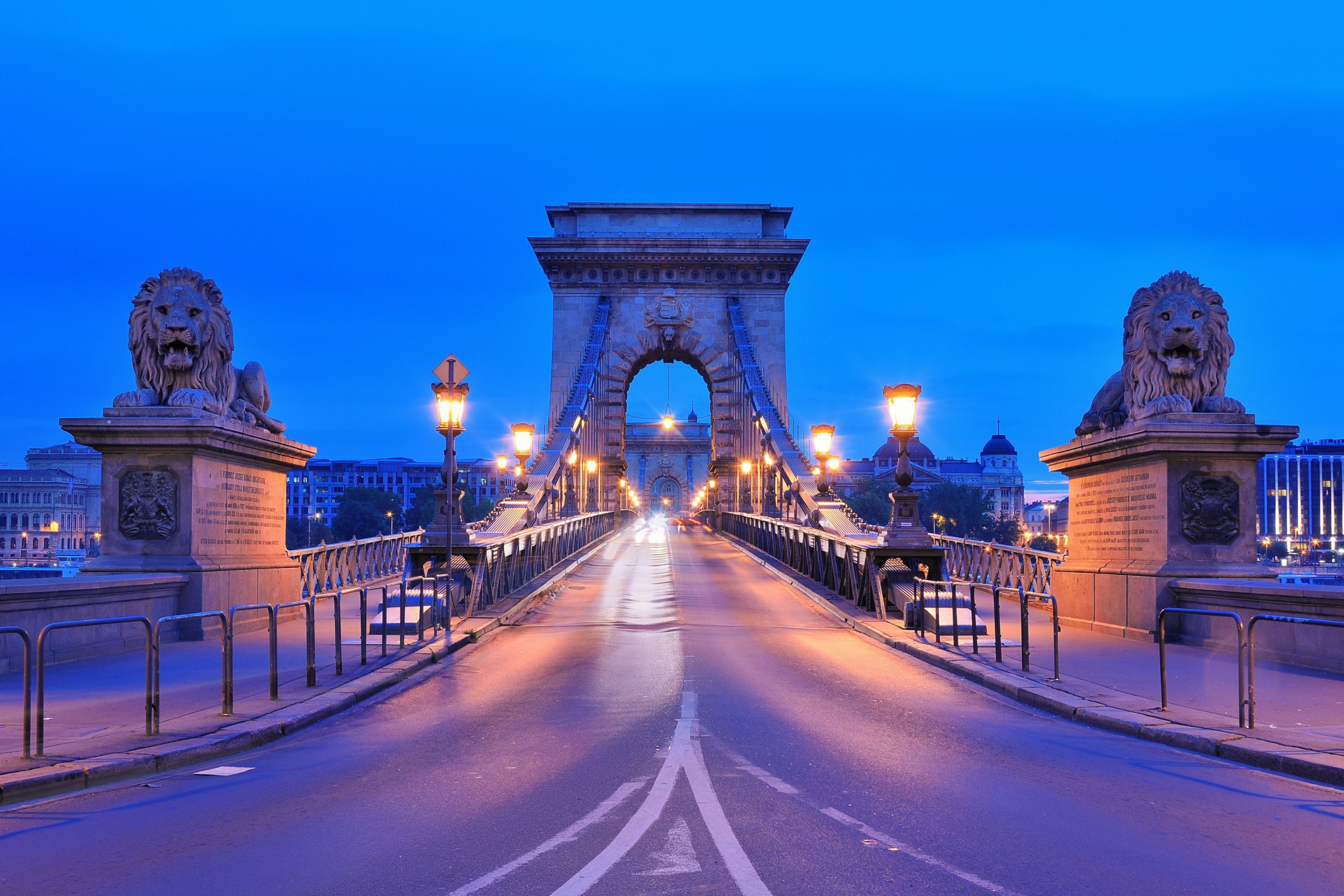 Fondo de pantalla Budapest - Chain Bridge 2880x1920