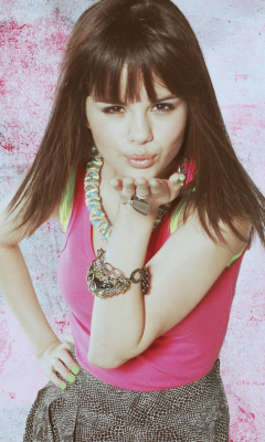 Selena Gomez Kiss screenshot #1 240x400