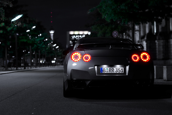 Nissan GT-R screenshot #1