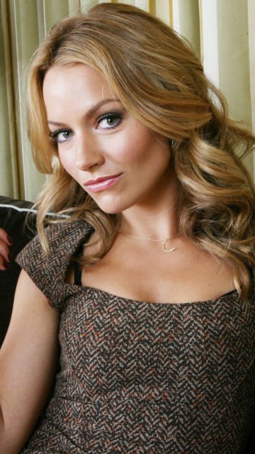 Becki Newton screenshot #1 360x640