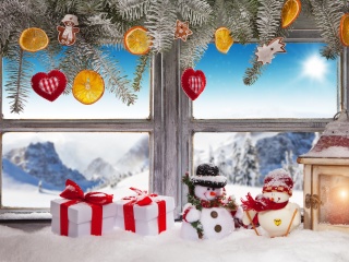 Fondo de pantalla Winter Window Decoration 320x240