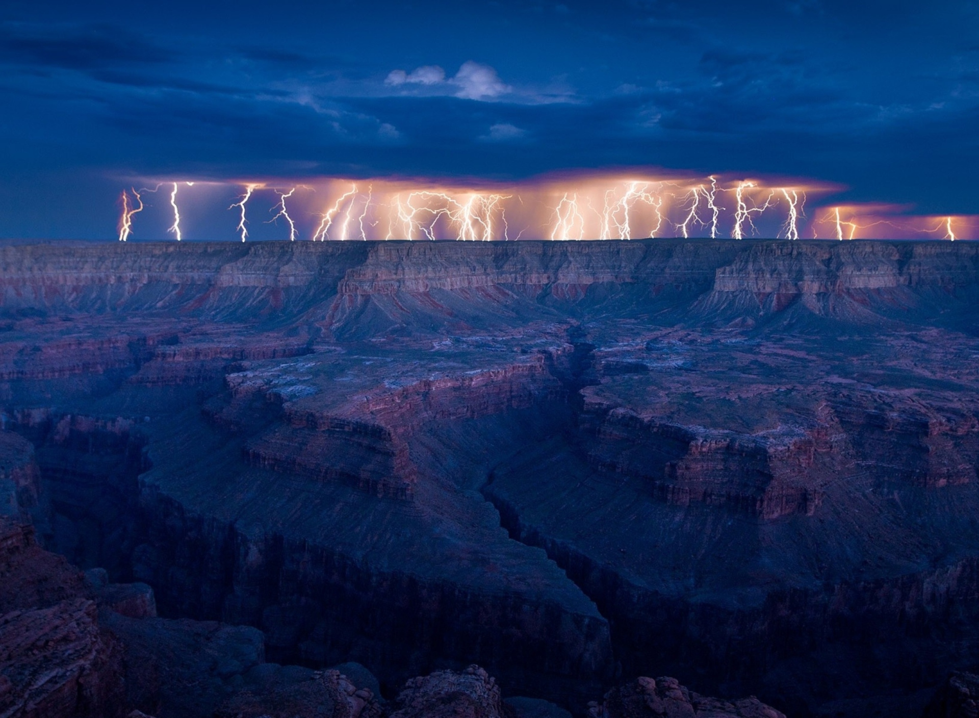 Grand Canyon Lightning wallpaper 1920x1408