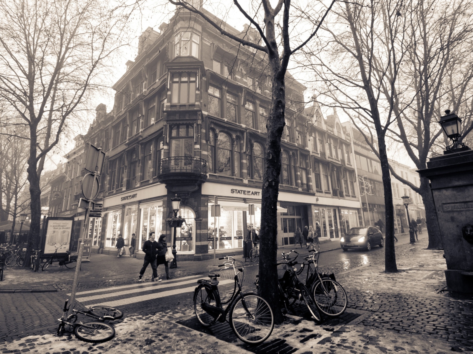 Screenshot №1 pro téma Mariaplaats - Misty Utrecht In Winter 1600x1200