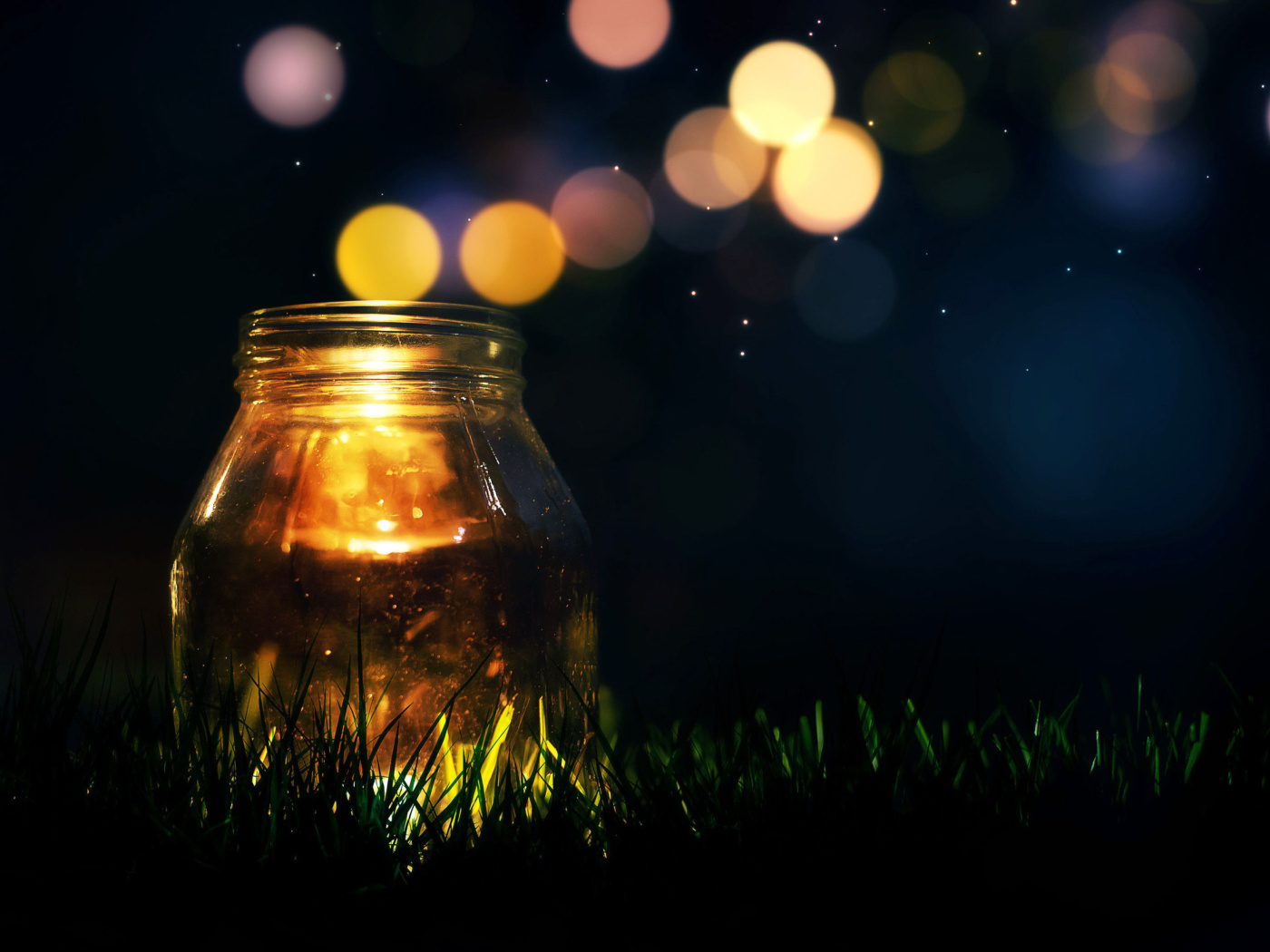 Обои Glass jar in night 1400x1050