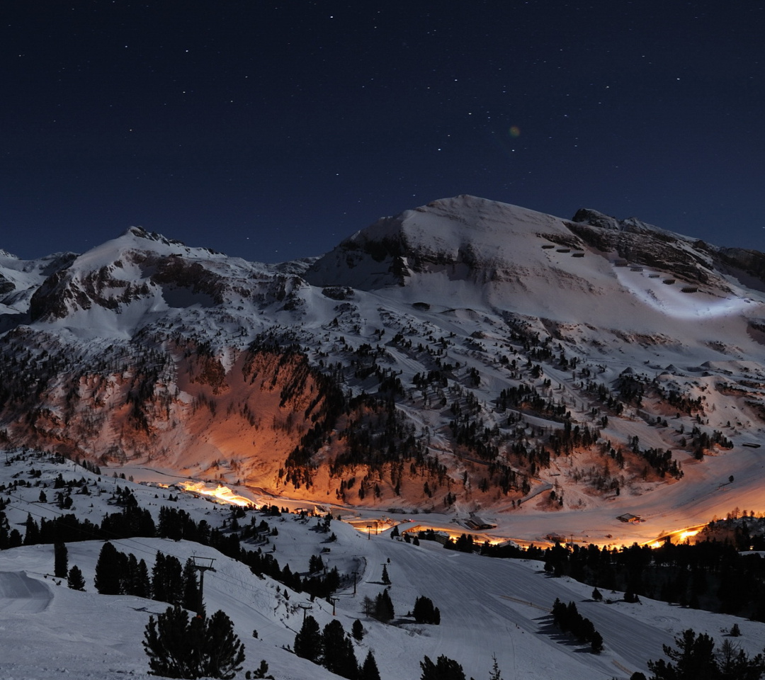 Fondo de pantalla Snowy Mountains Sky Resort 1080x960